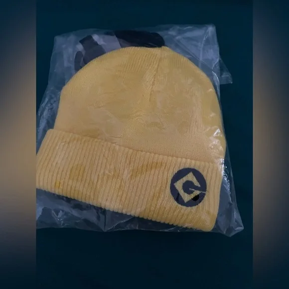 New Minion Set. Cosplay set includes 1 steampunk goggles, 1 yellow beanie hats - Picture 2 of 5